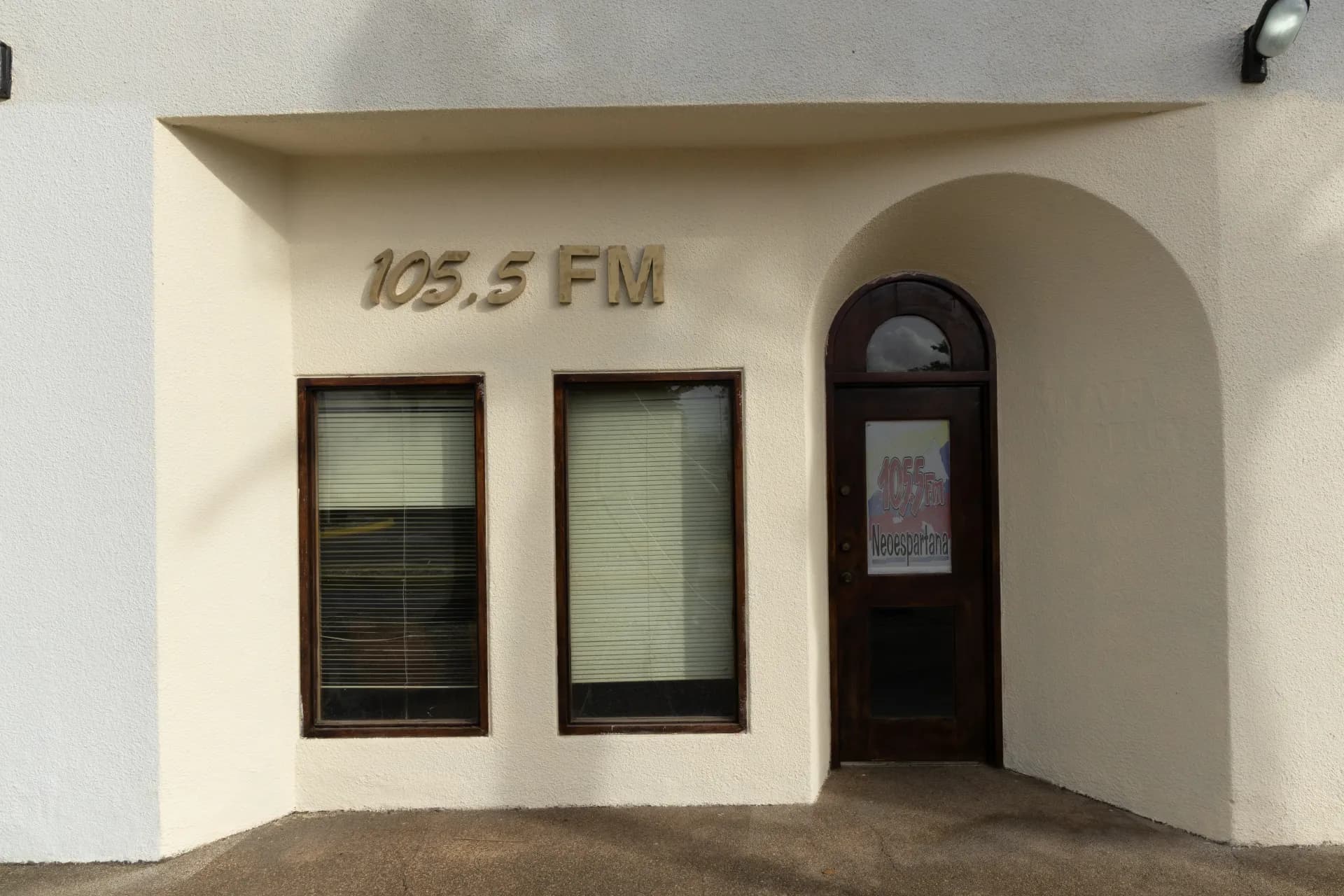 Emisora de Radio (Venetur FM)